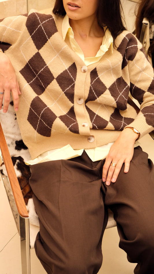 Gilet à losanges beige & marron – esprit rétro chic