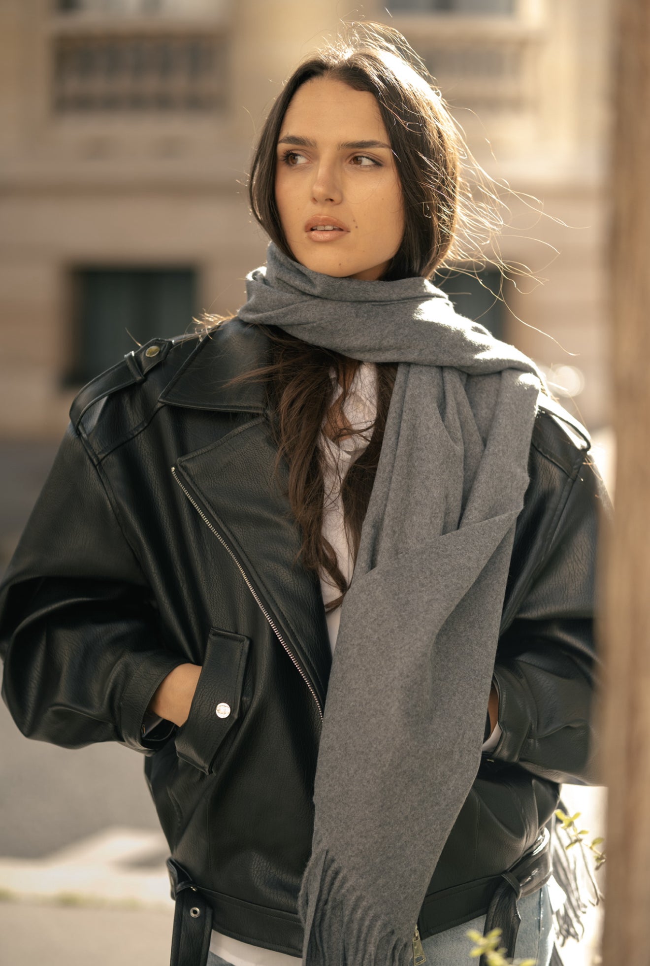 Écharpe gris foncé