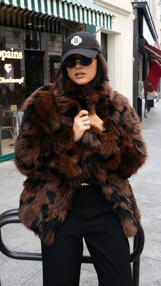 Fourrure Vegan marron tacheté noir